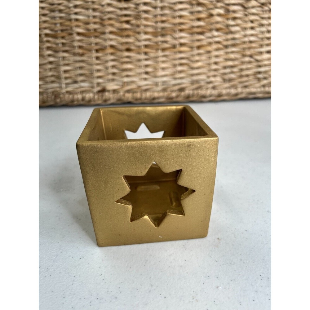 Living Home by‎ Zrike GLO-LIGHT Ceramic Goldtone Candle Holder Home Decor